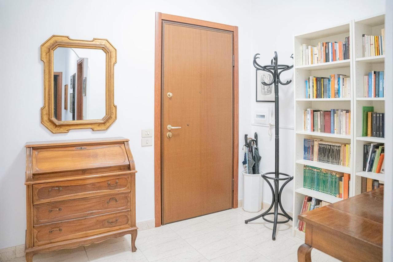 076 - Casa La Libreria, Centro Citta Di Chiavari, 500 Metri Da Mare E Spiagge - 2 Camere Da Letto Luaran gambar